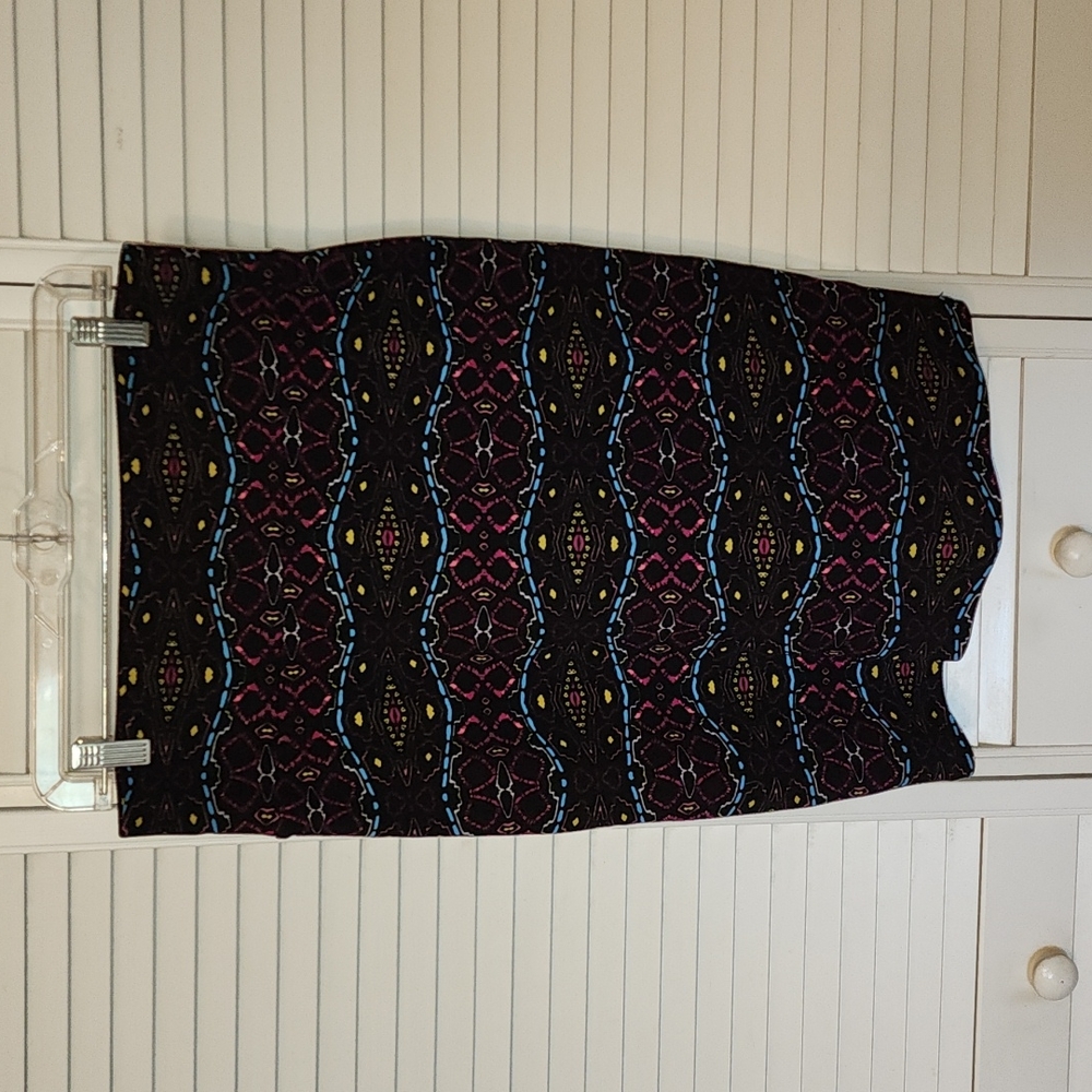 LuLaRoe Black Patterned Cassie Skirt, Size M